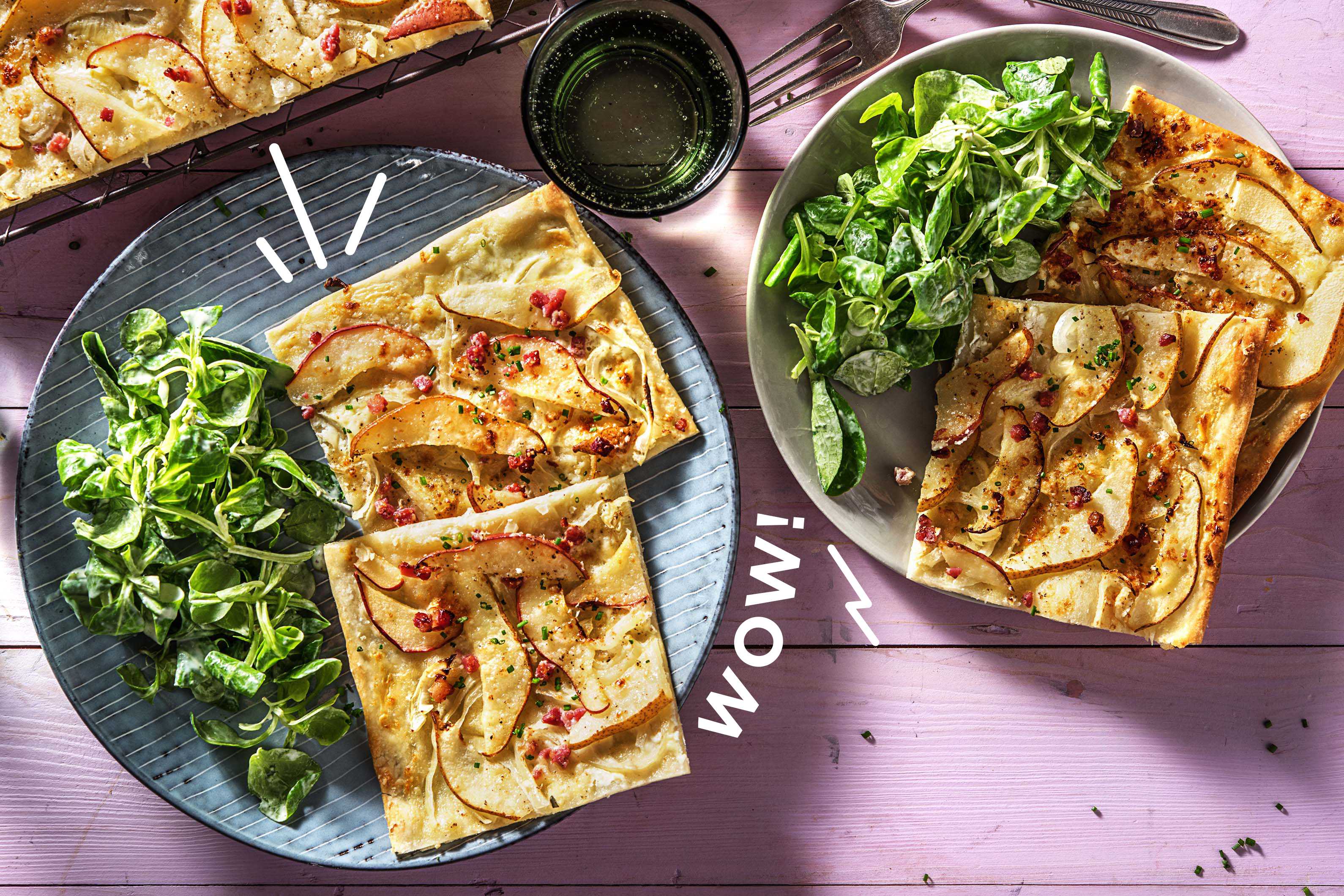 Flammkuchen mit Birne und Speckwürfeln