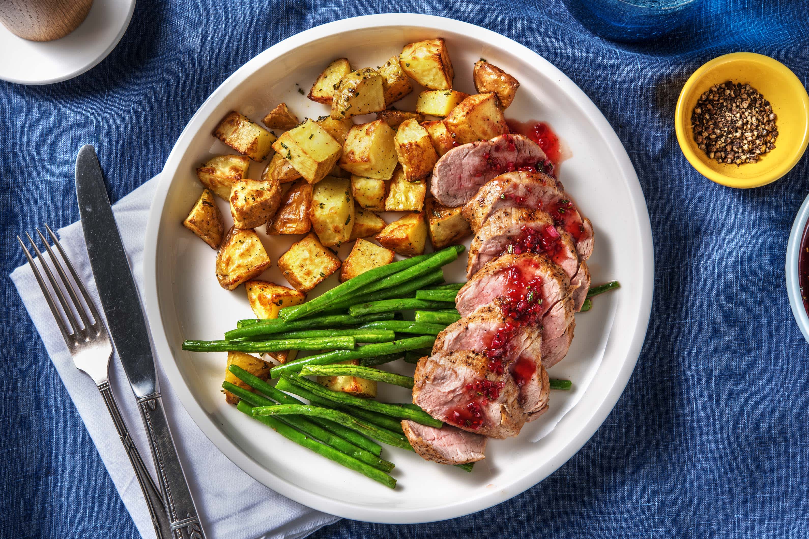 Varkenshaas met aardbeien-balsamicosaus