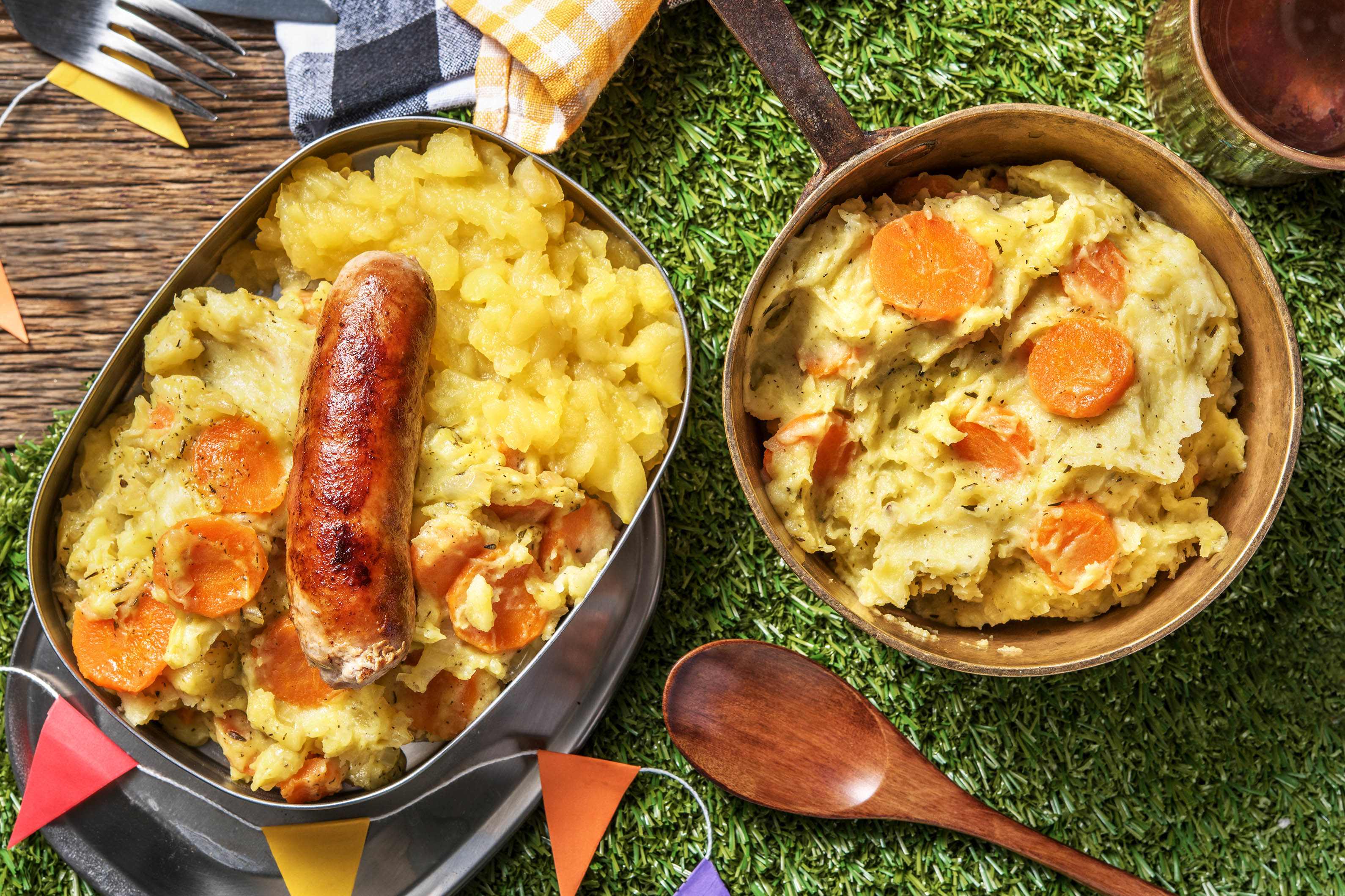 Saucisse de porc, compote de pomme et purée
