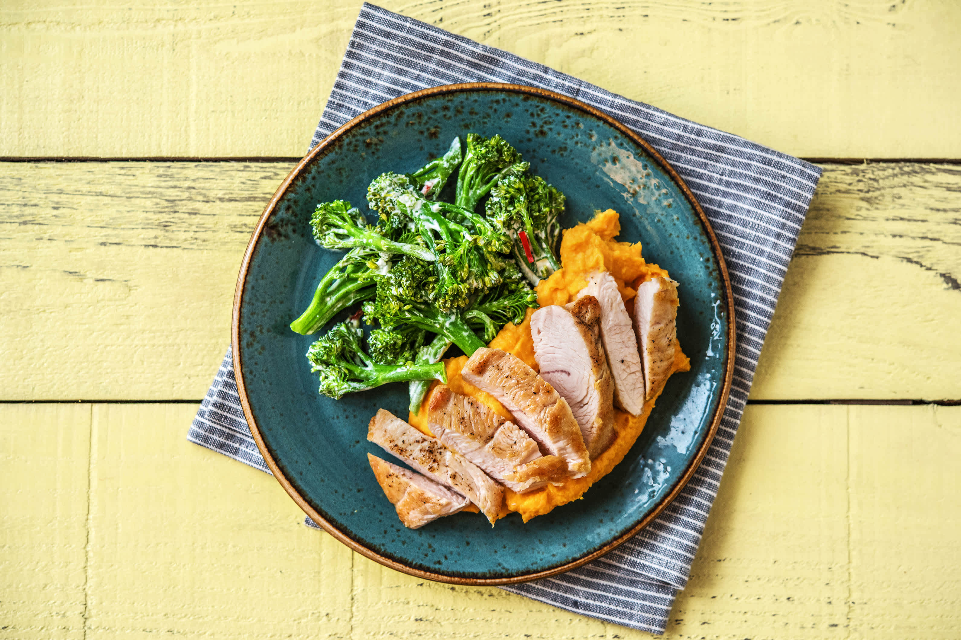 Pouletbrustfilets mit scharfen Broccolini