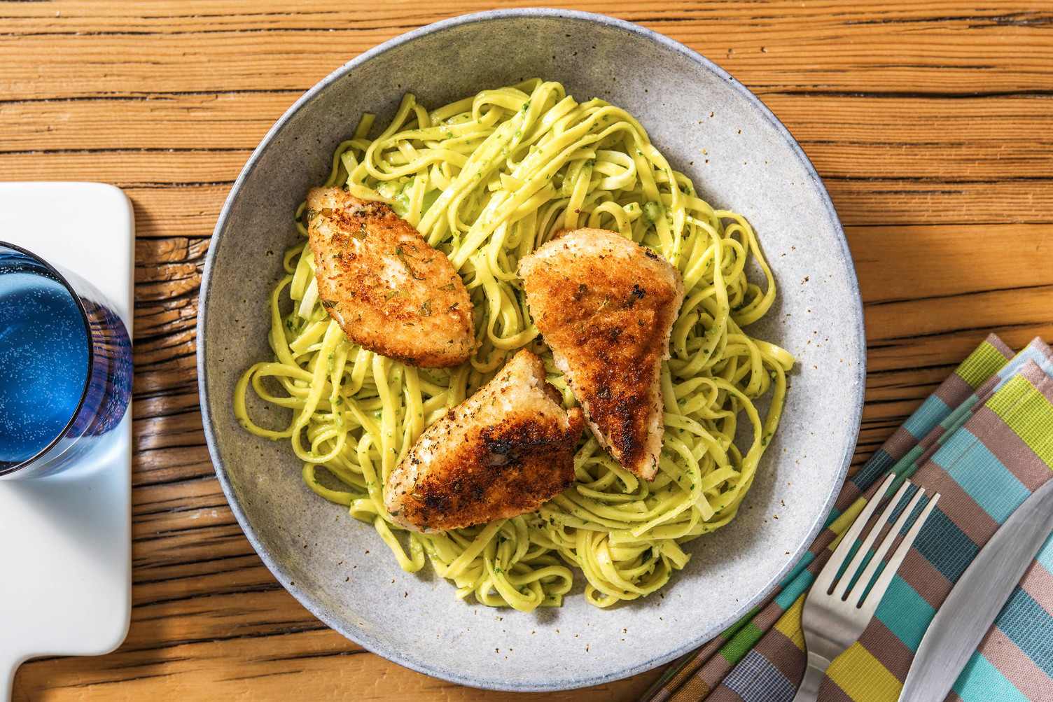 Pouletfilets in Kräuterpanade