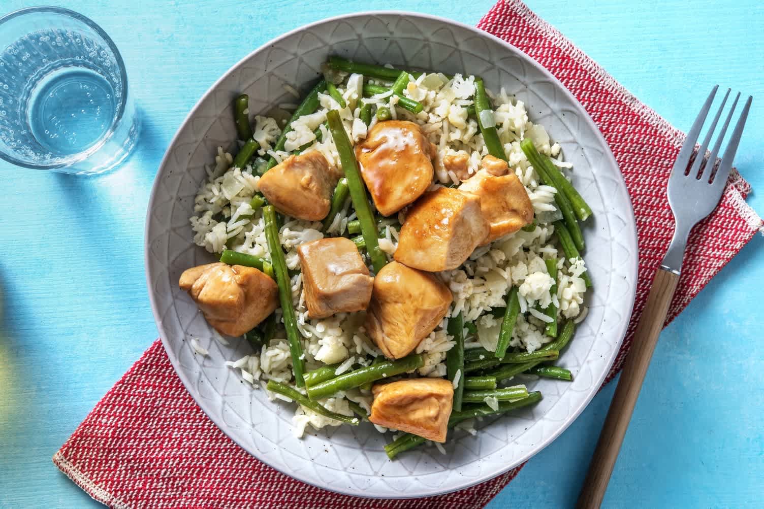 Poulet aux haricots verts, riz de chou-fleur et sauce douce asiatique