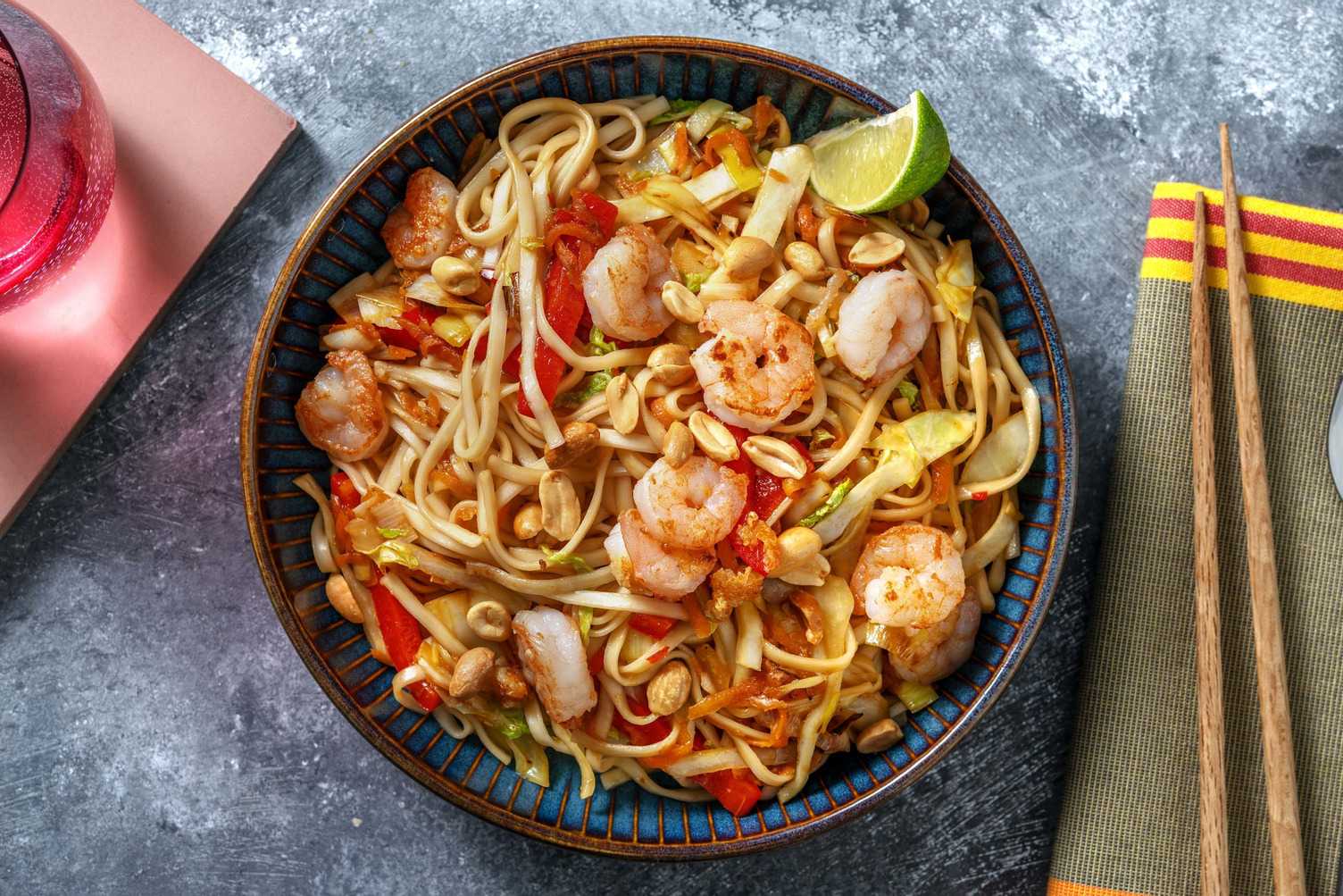 Crevettes à l'ail au wok et cacahuètes