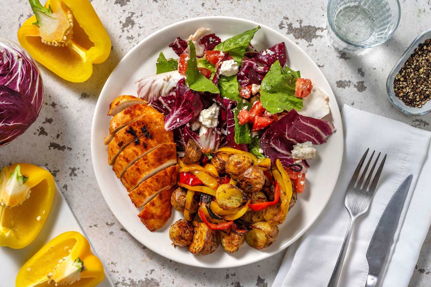 Traybake met kipfilet piri-piri en krieltjes