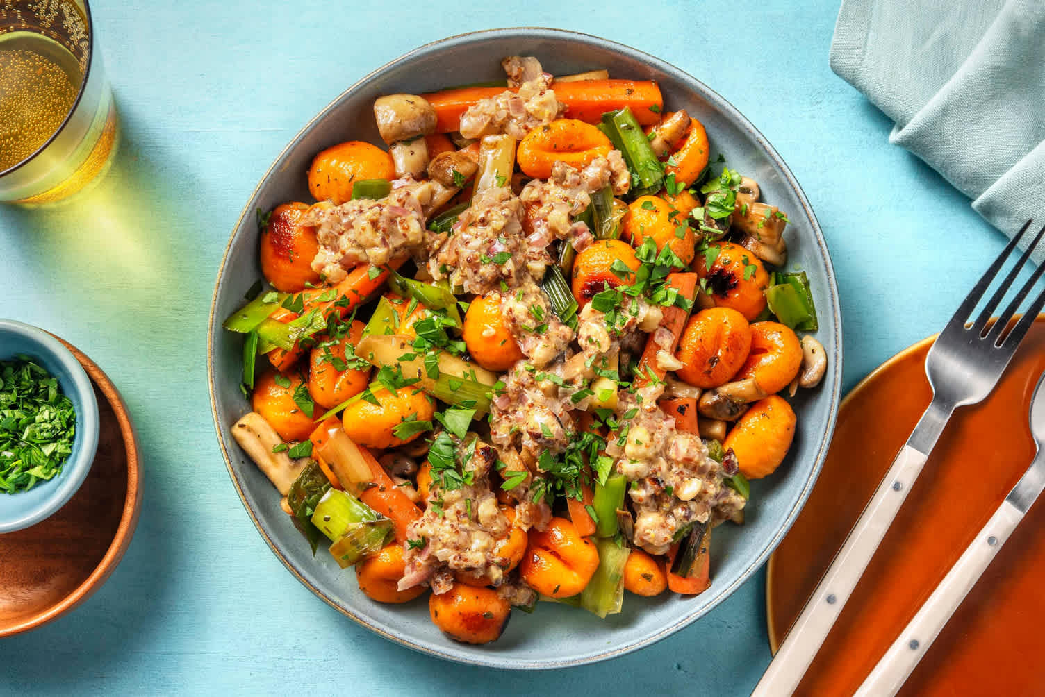 Süßkartoffelgnocchi mit gebratenem Wurzelgemüse
