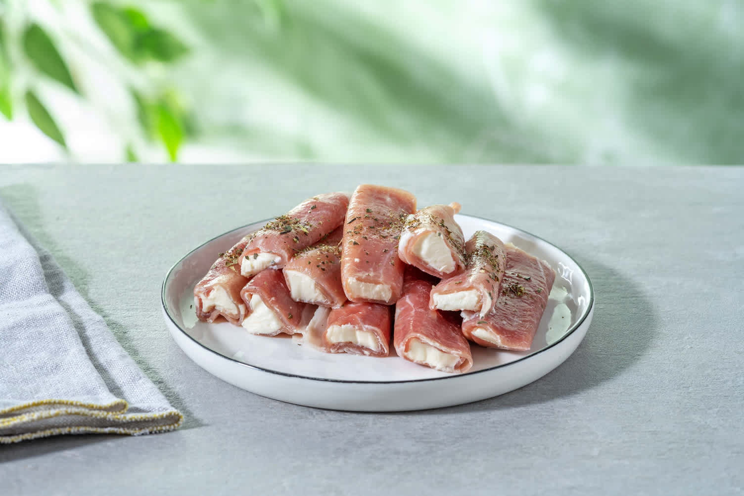 Modularity: Serranoham roomkaas rolletje FR/NL (100g)