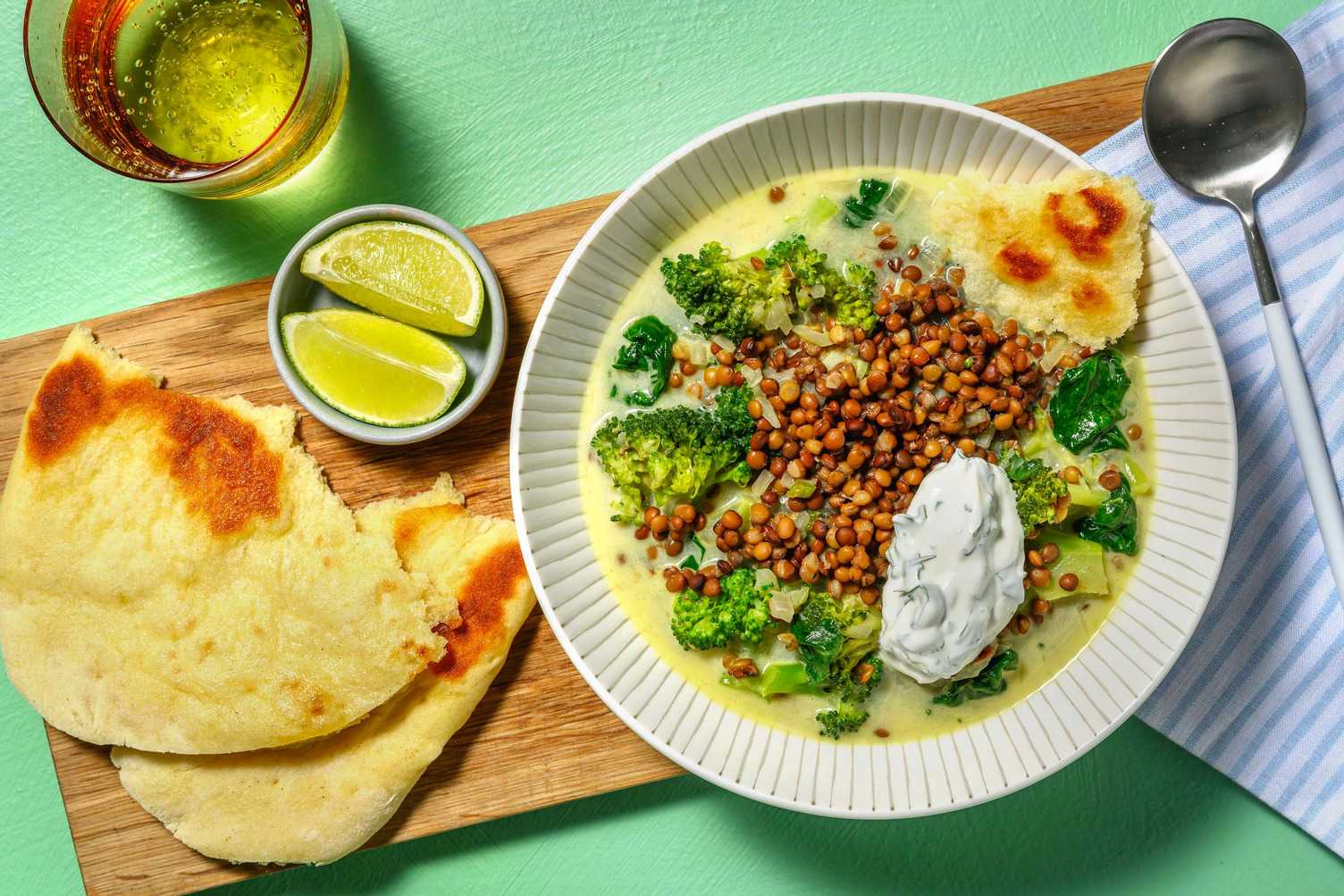 Filipijnse groene linzencurry met kokosmelk