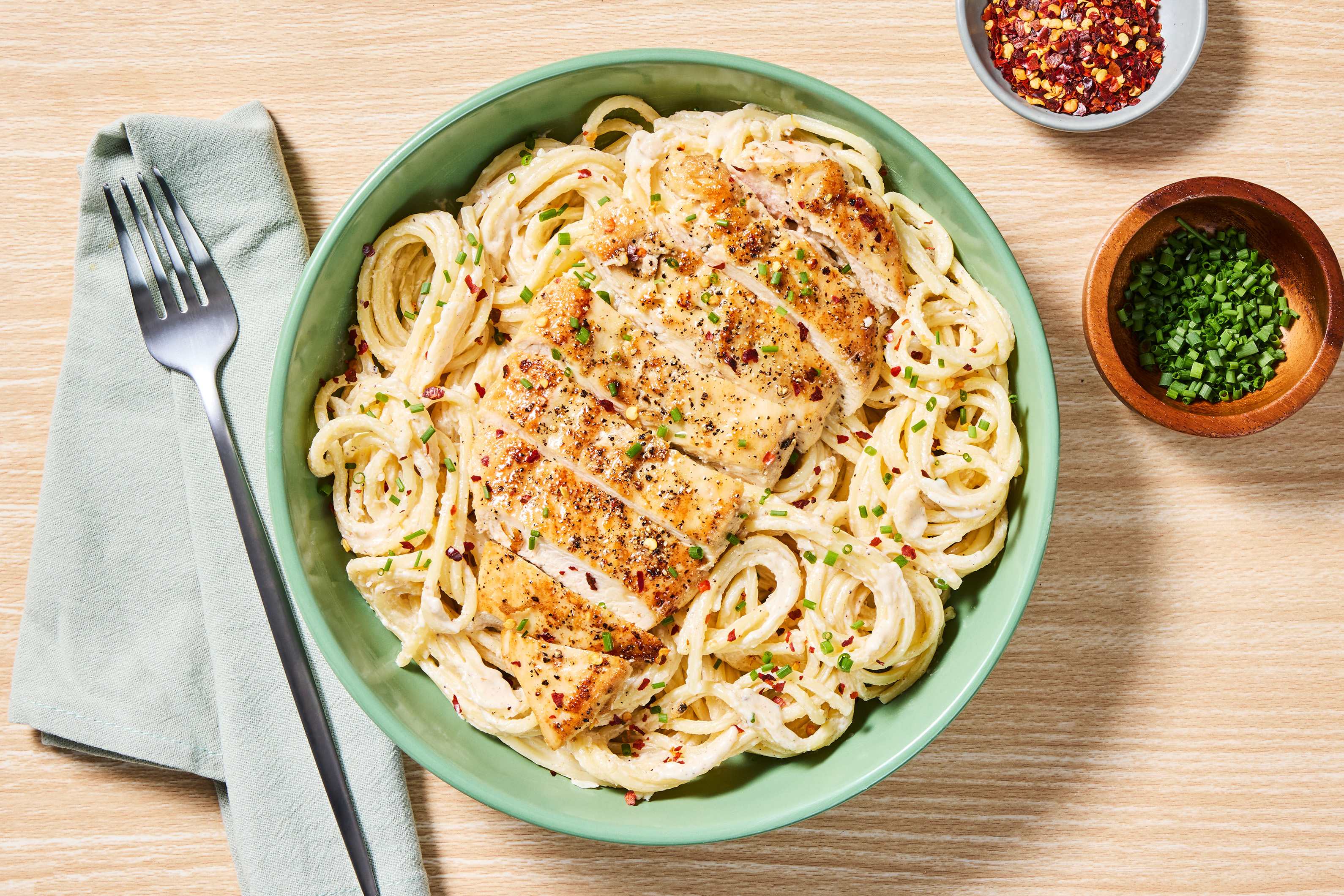 Creamy Garlic Chicken Spaghetti