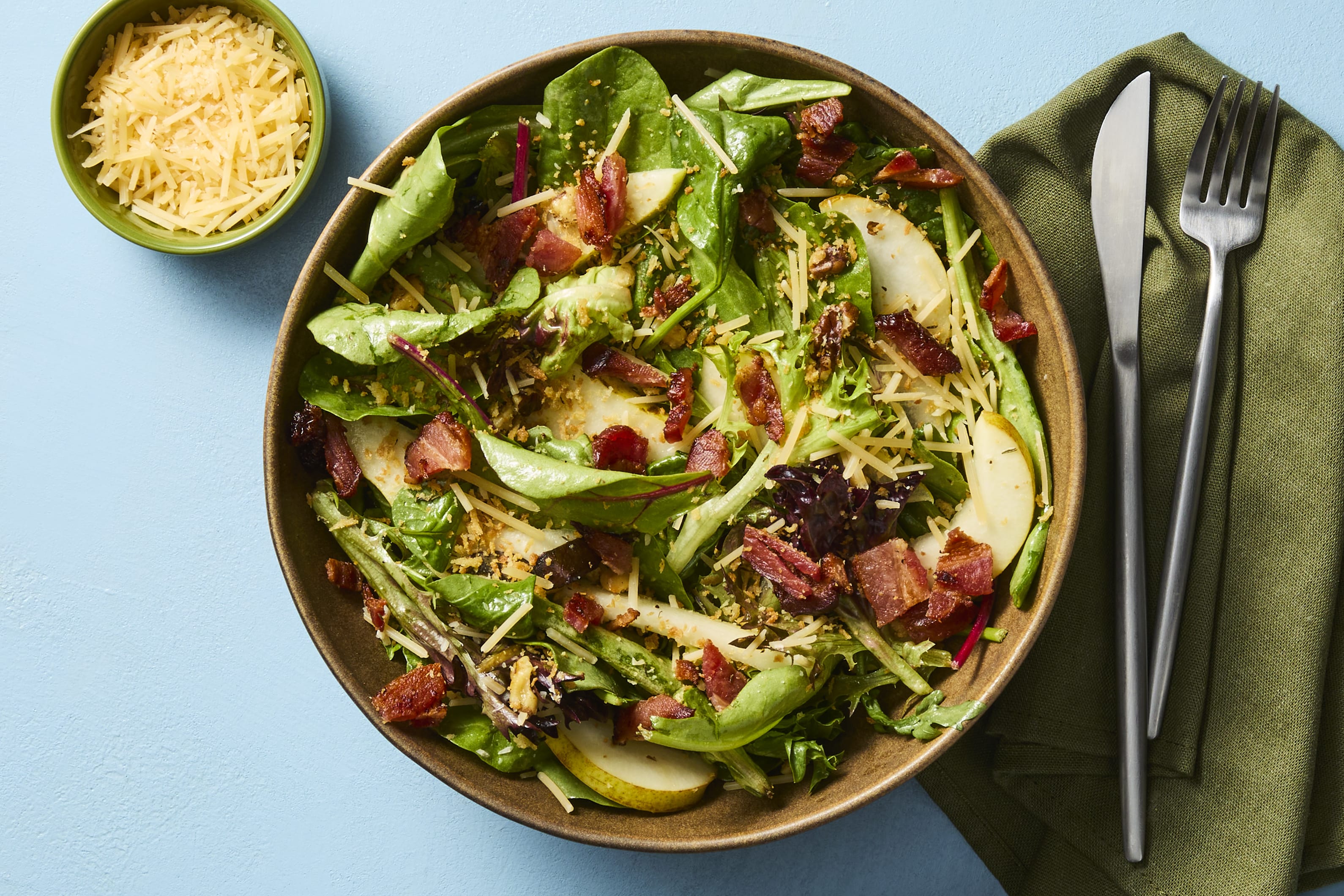 Warm Pear, Bacon & Mixed Greens Salad
