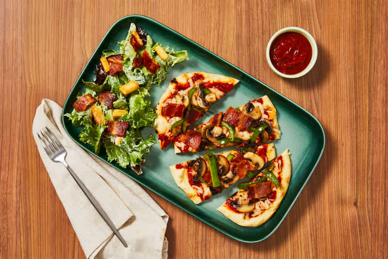 Pains plats rapides au bacon et aux champignons