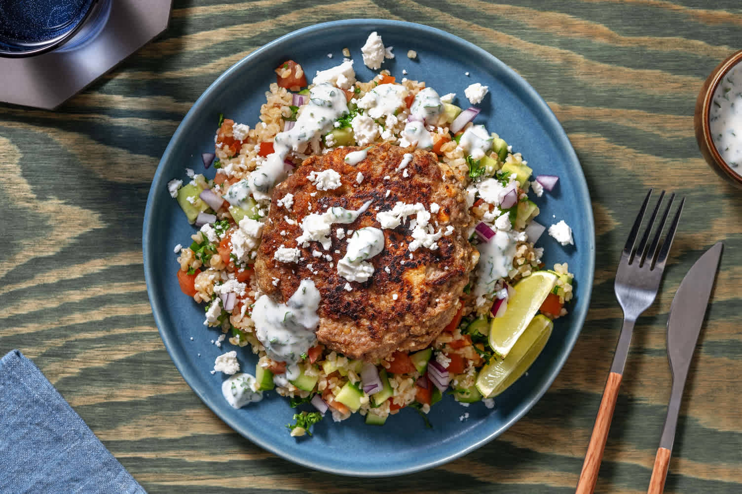 Köttfärsbiffar med grekisk salladsost