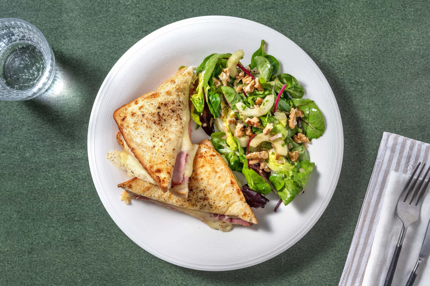 Croque-monsieur au fromage à raclette RichesMonts