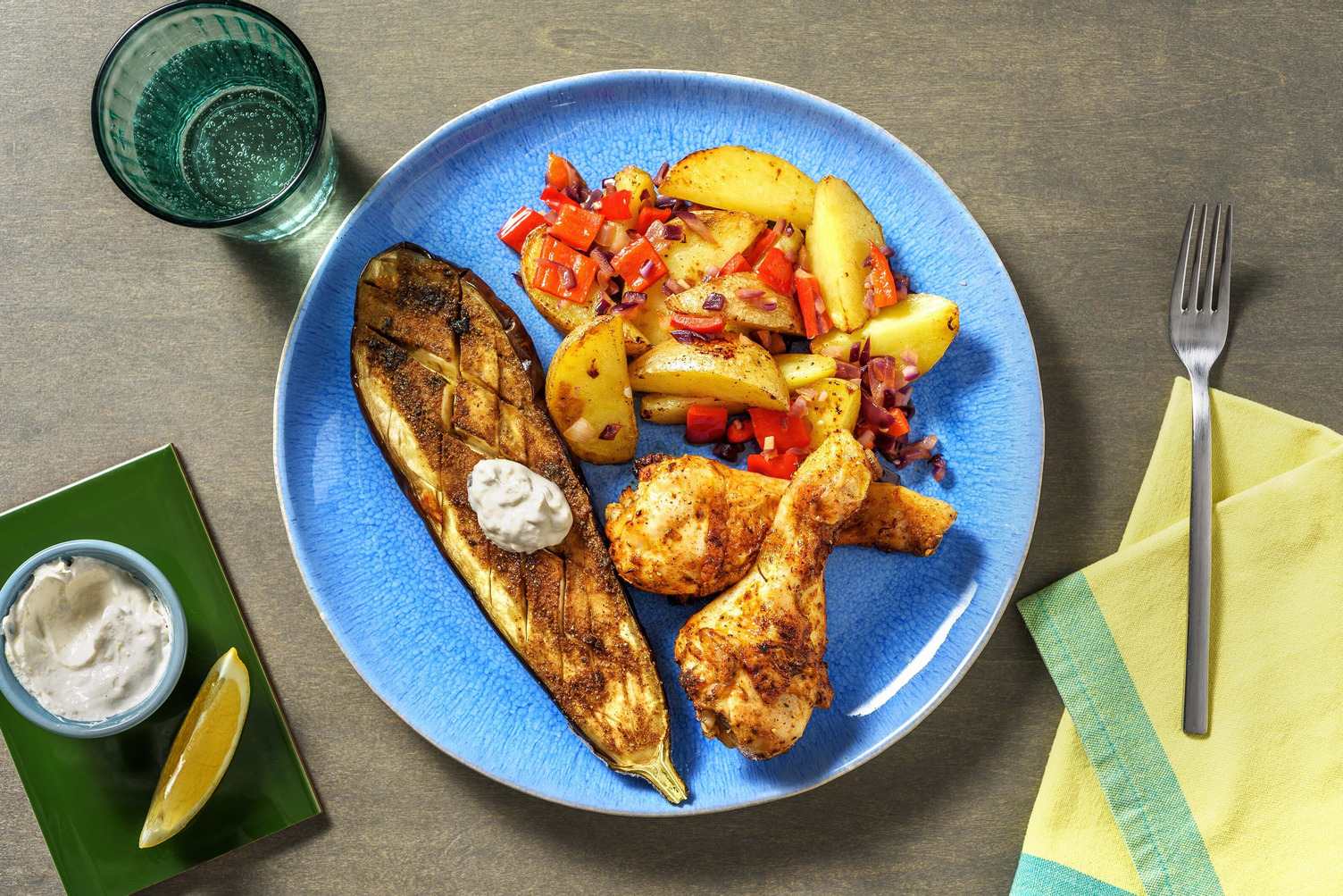 Aubergine grillée et pilons de poulet
