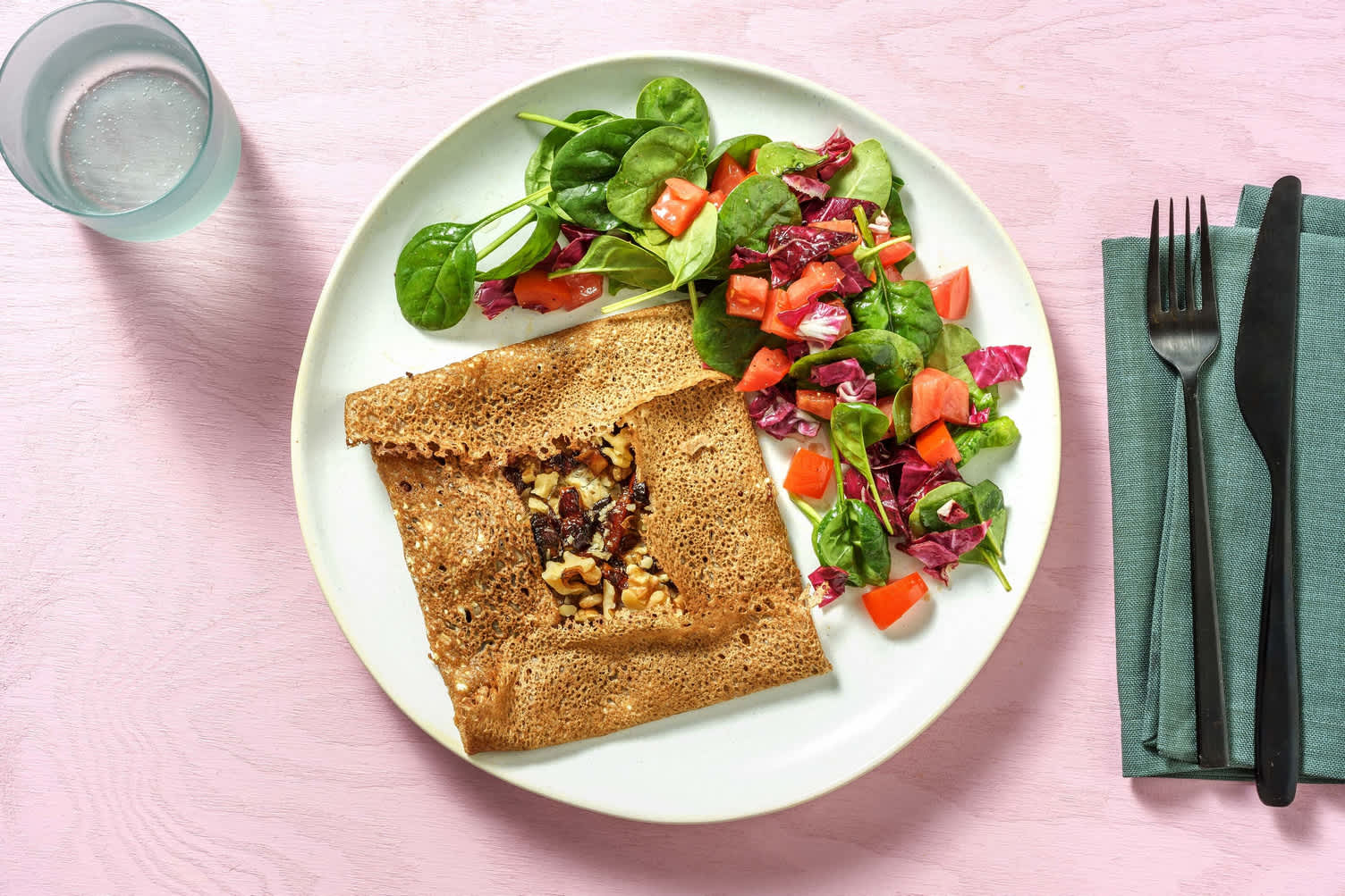 Galette de blé noir aux lardons et fromage frais