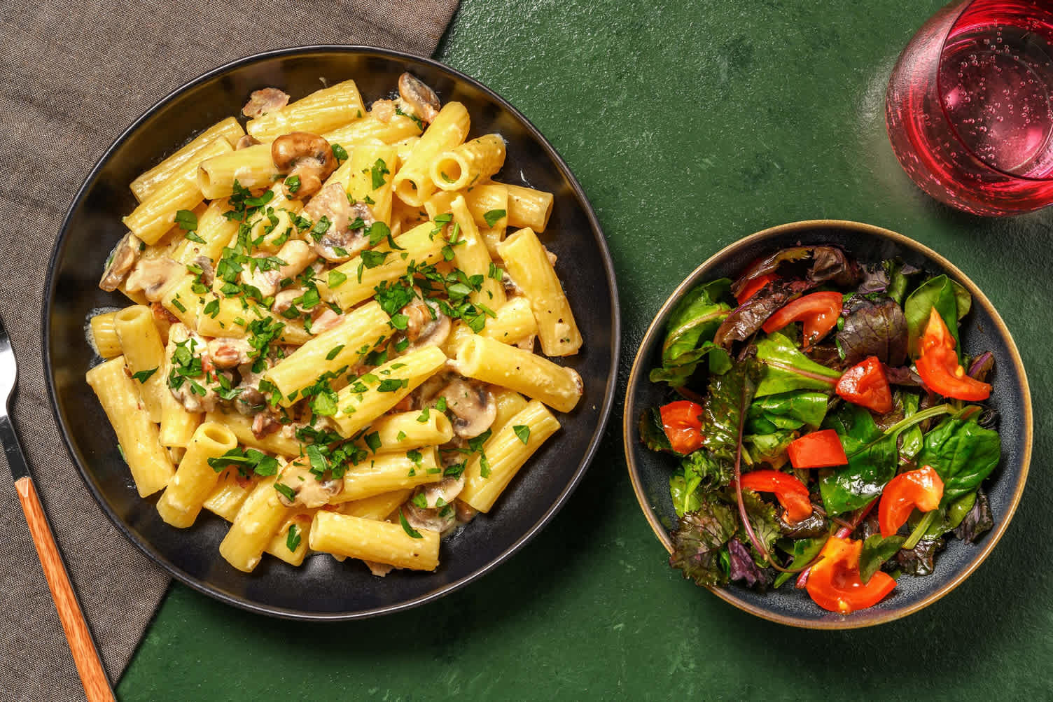 Kremet hvitløk- og baconpasta