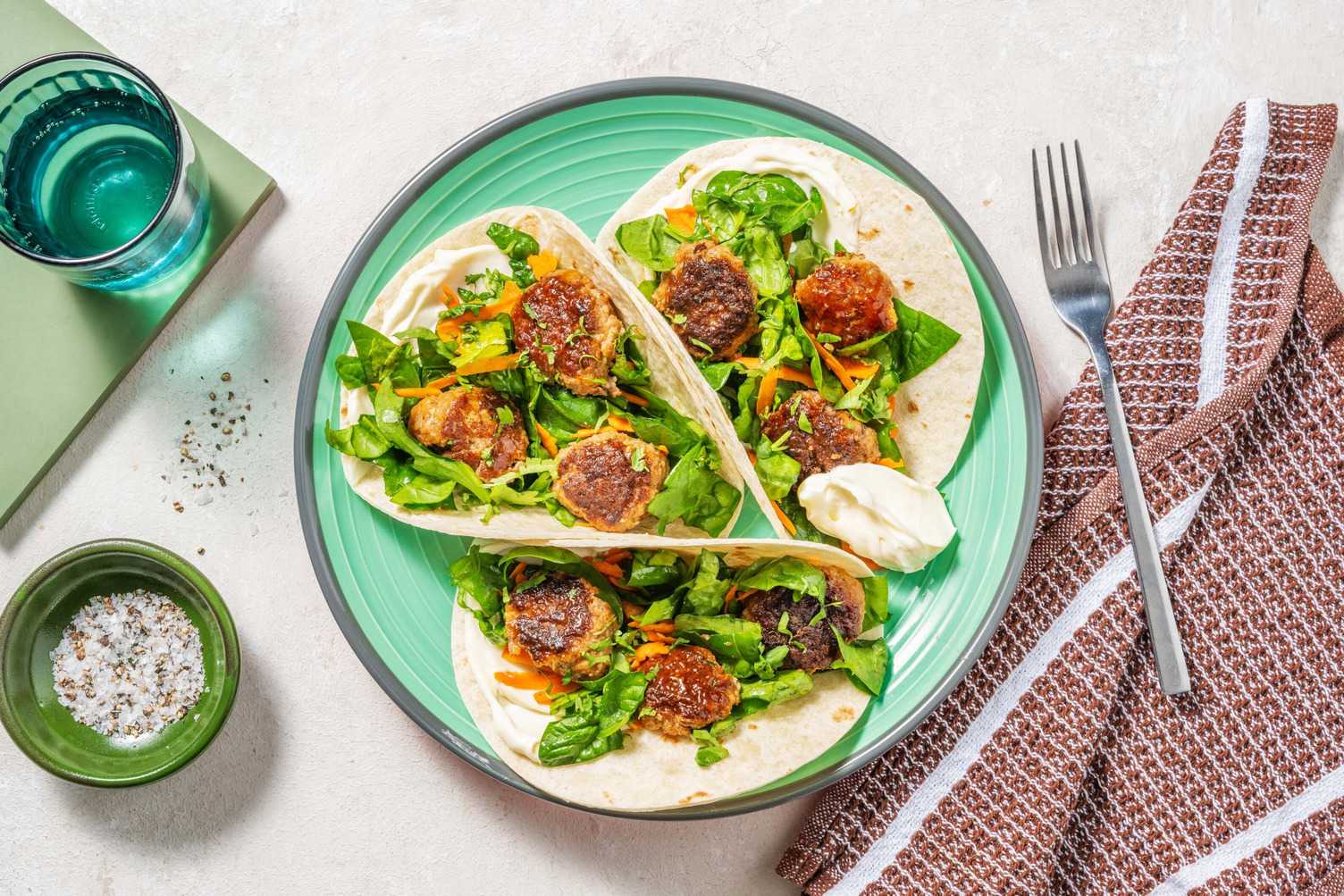 Tortillas alle polpette di maiale in salsa hoisin