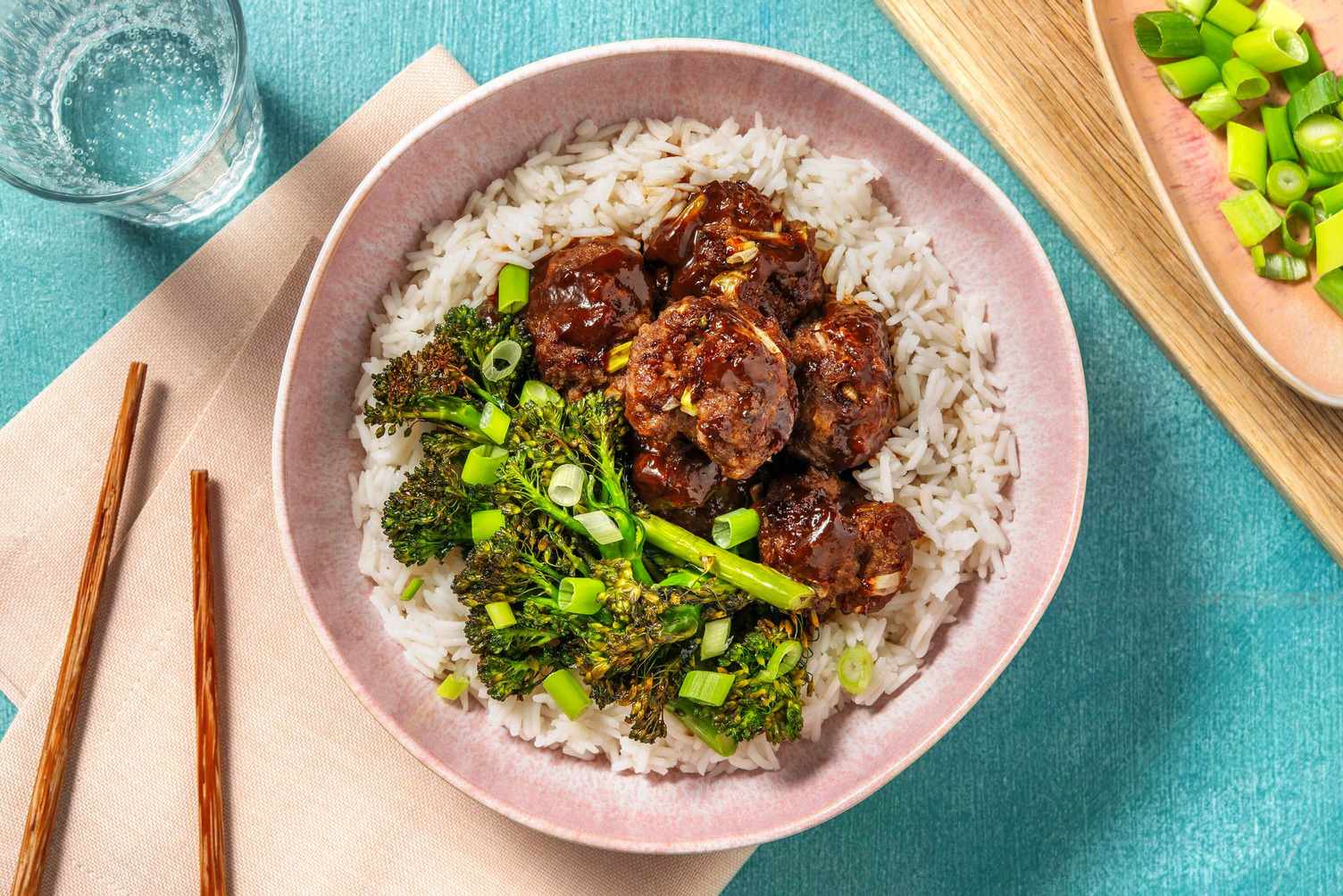 Polpette cinesi glassate e riso al cocco