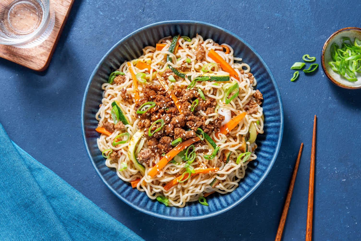 Noodles con carne in salsa teriyaki