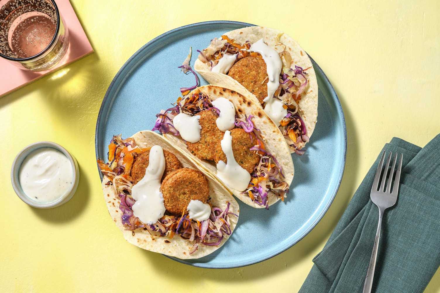 Tacos di falafel con yogurt al miele