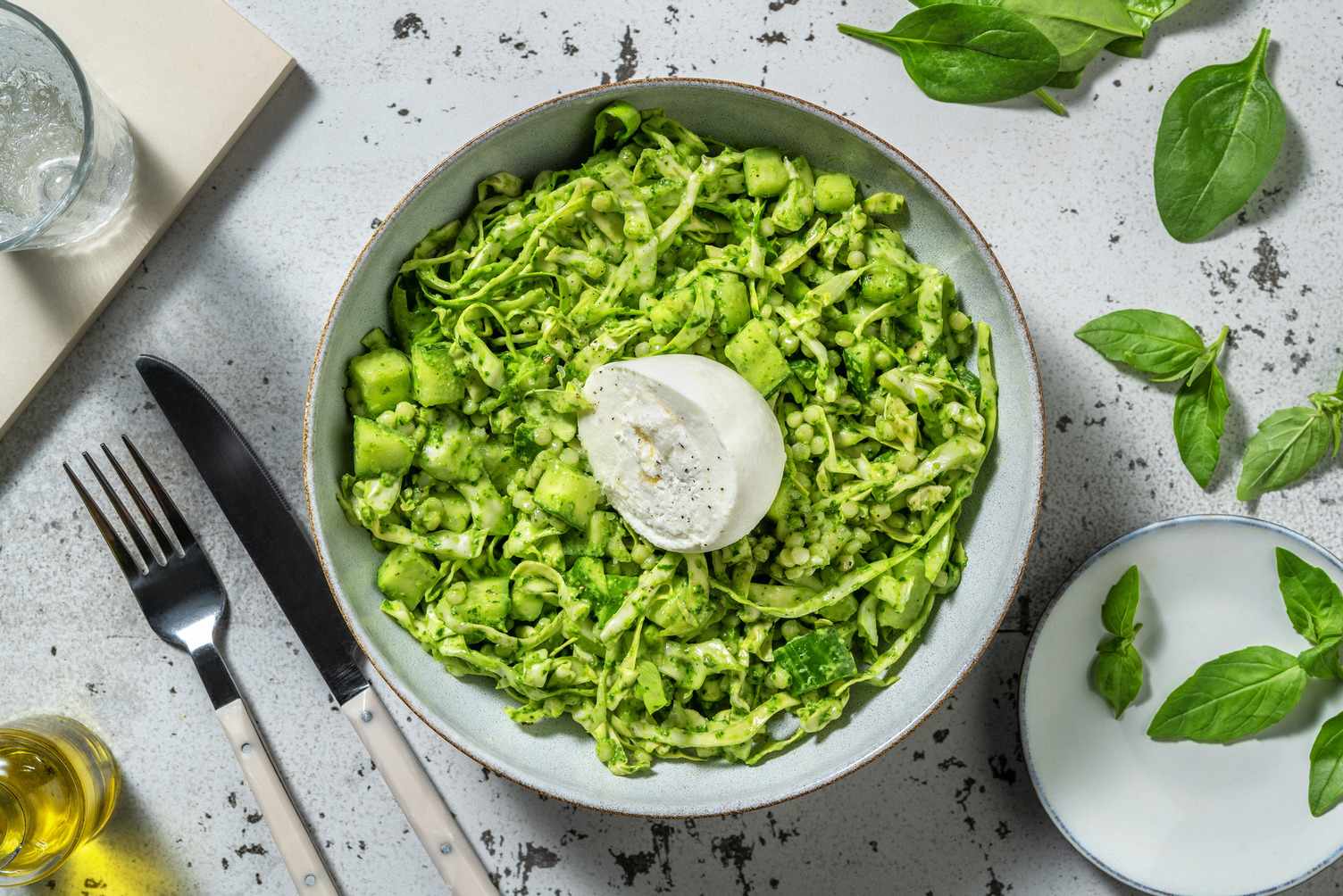 Salade façon Green goddess au couscous perlé et à la burrata