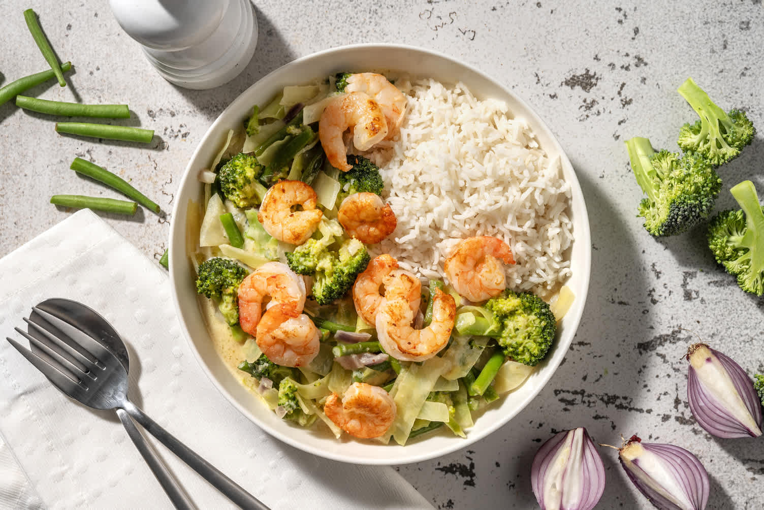 Curry vert de crevettes et riz jasmin