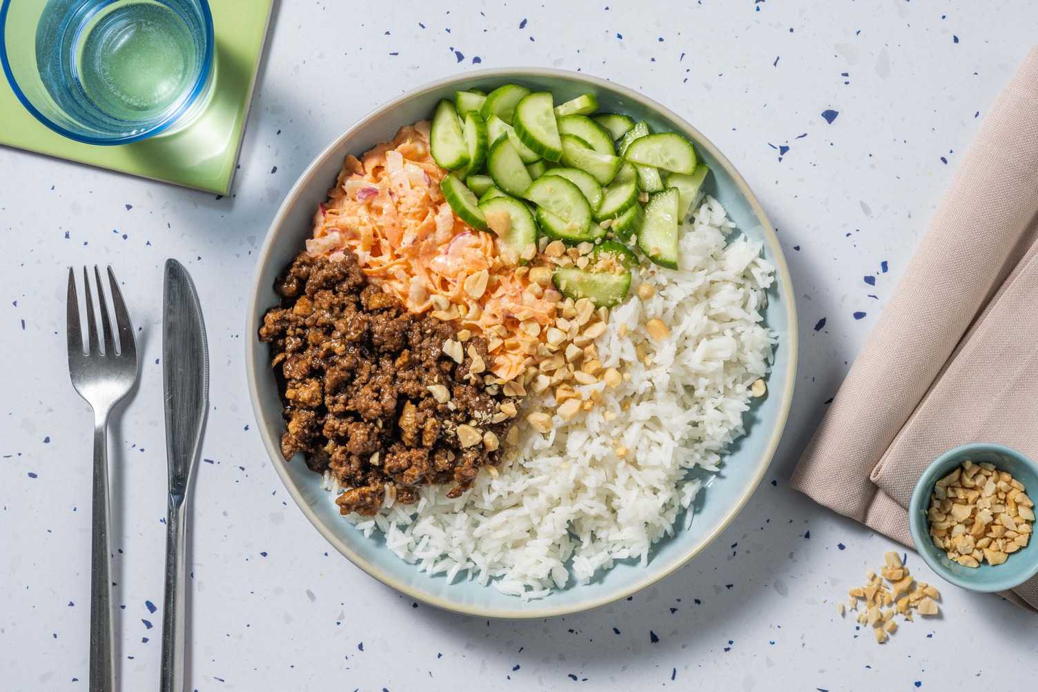 Vietnamesische Hoisin-Bowl mit Rinderhack