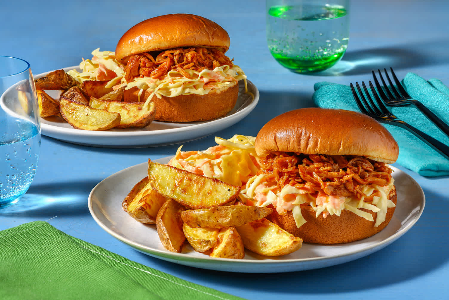 BBQ-marineret 'pulled chicken'-burger