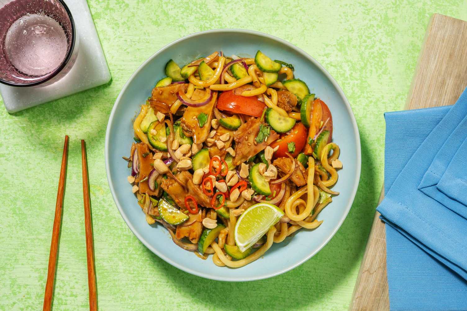Salade fusion à l’asiatique aux Poulettekes vegan du Boucher Végétarien