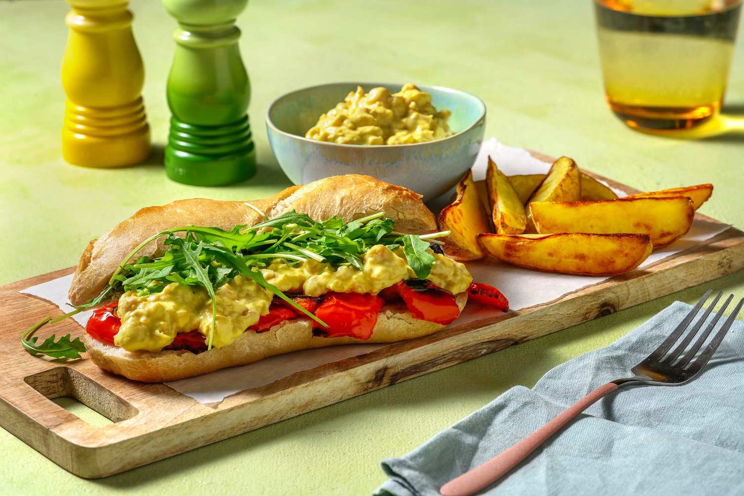 Sandwich med karrikrydrede kikerter