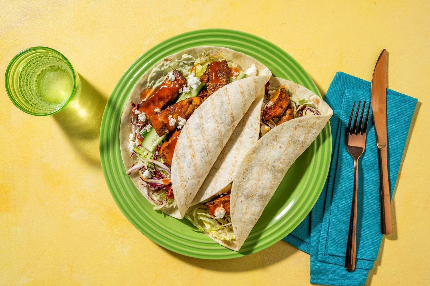 Wrap garni de dinde et fromage grec