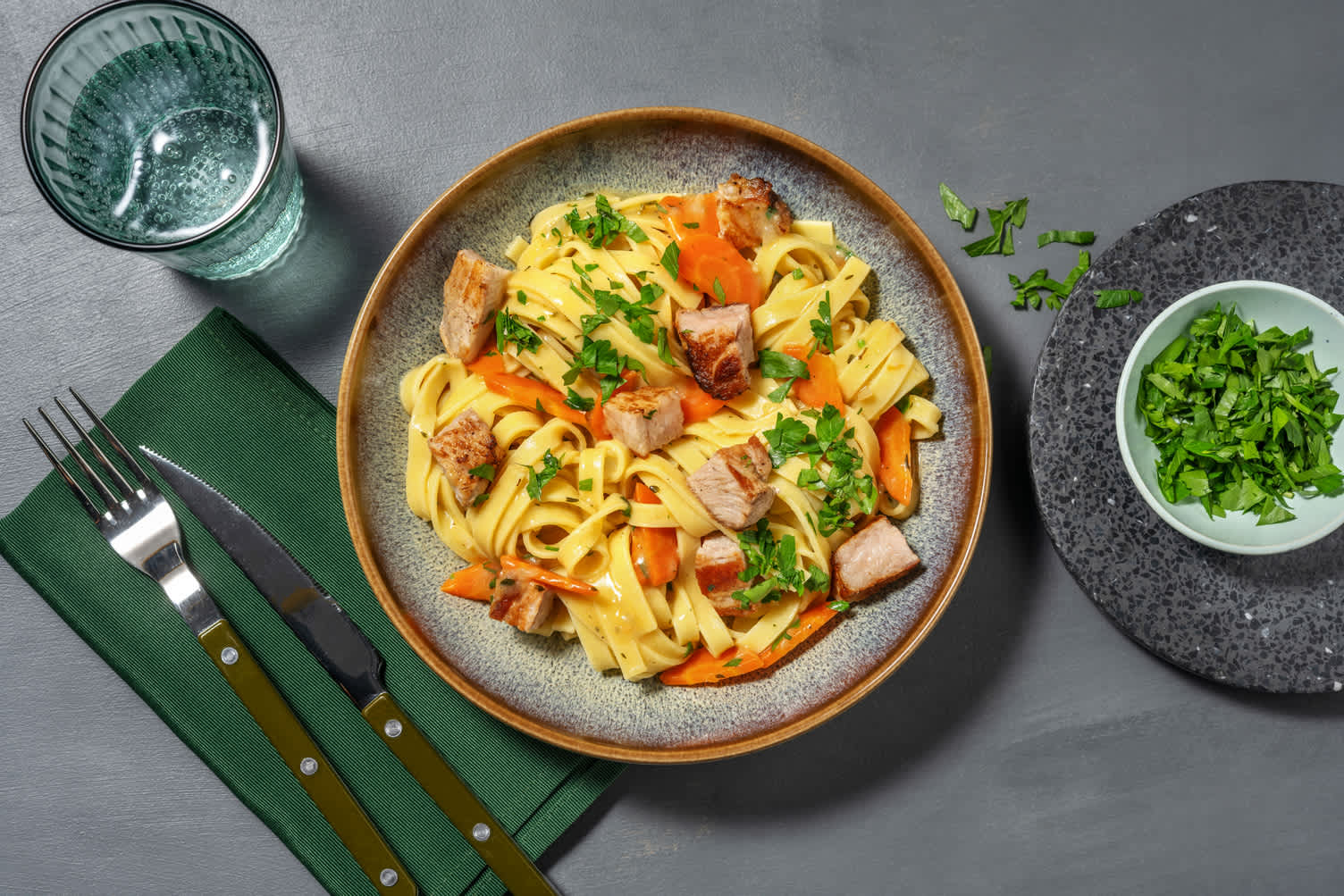 Porc à la moutarde & tagliatelle