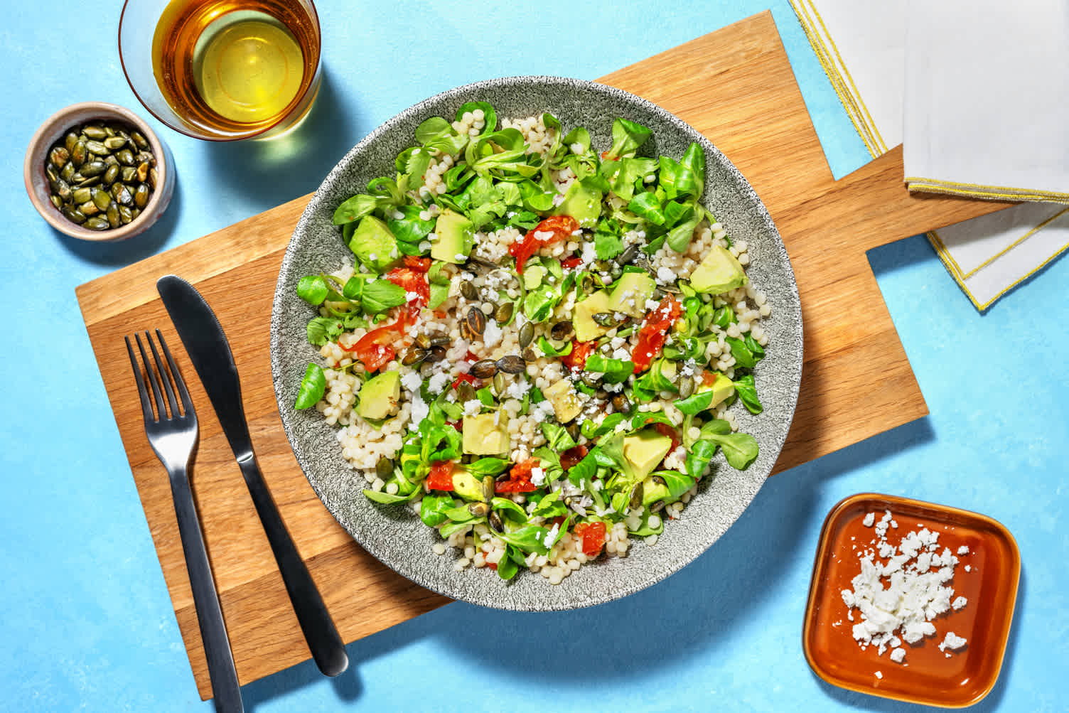 Salade de couscous perlé, avocat & feta