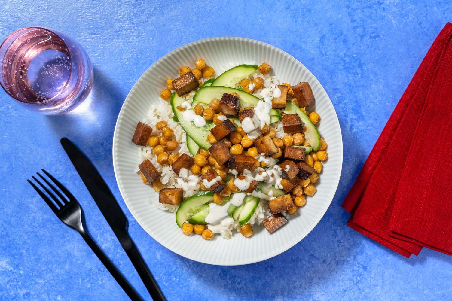 Buddhabowl met knapperige kikkererwten en tofu