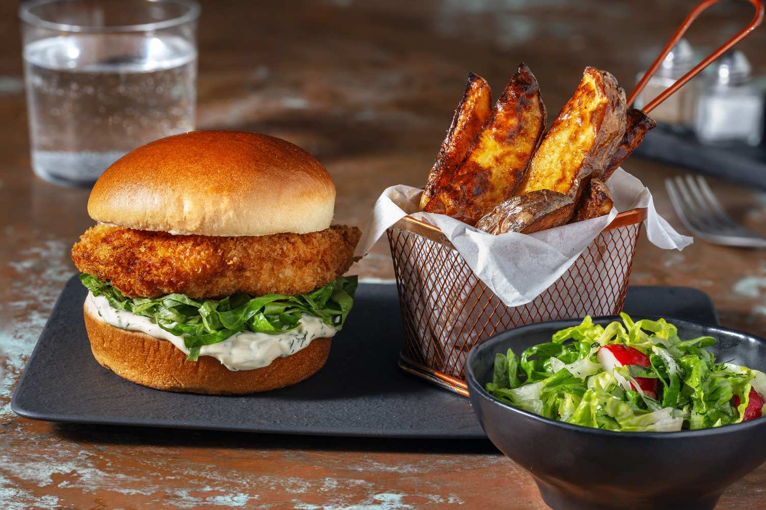 Le Saloon Burger au poulet pané