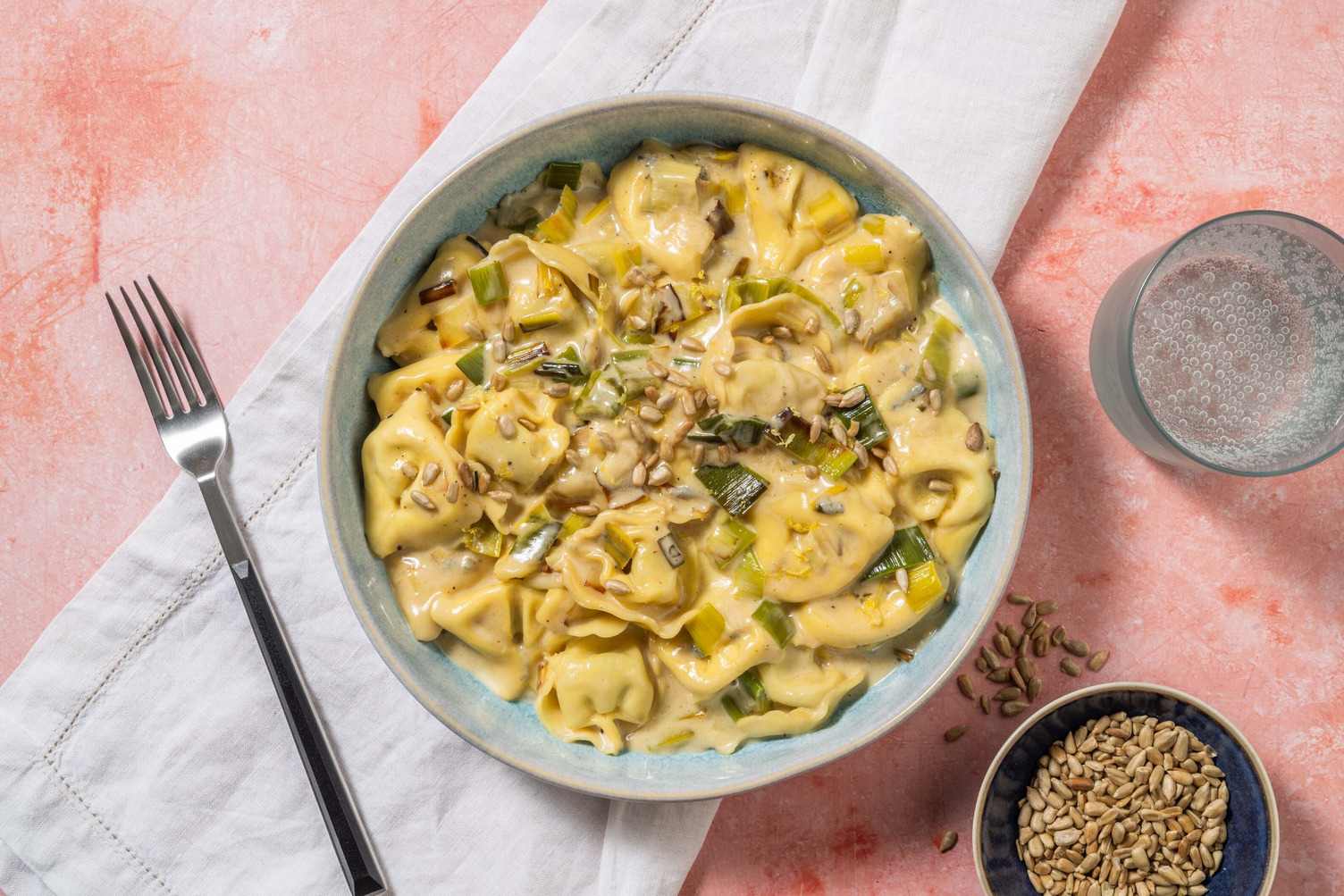 Tortellini in Blauschimmel-Rahm-Sauce