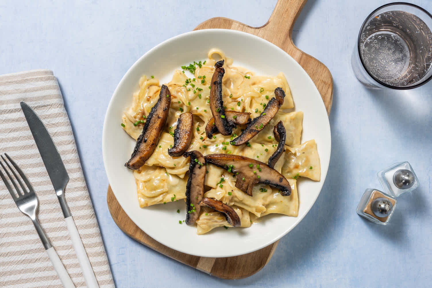 Maultaschen in cremiger Zwiebelsoße
