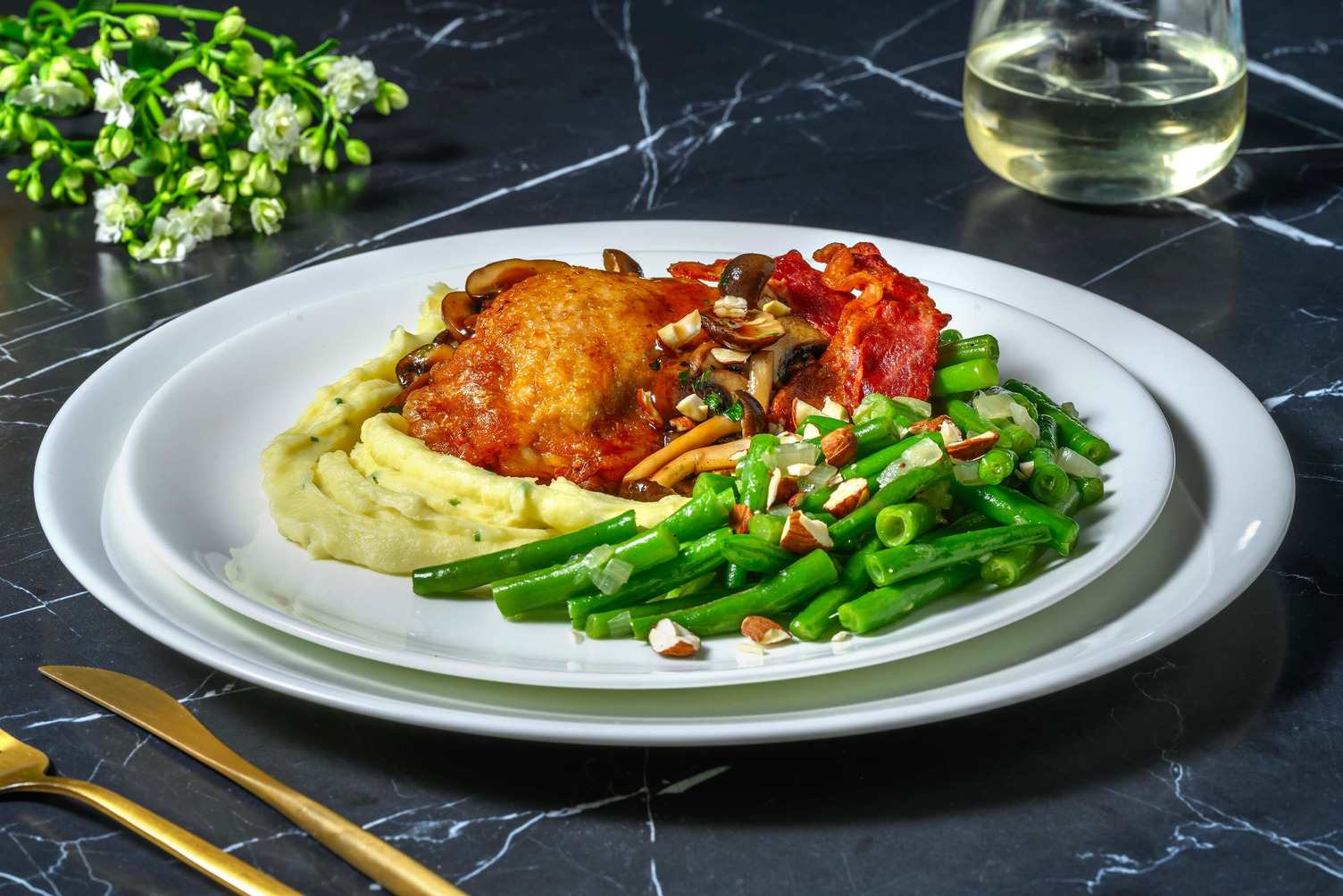 Cuisse de  poulet confite et lard croquant