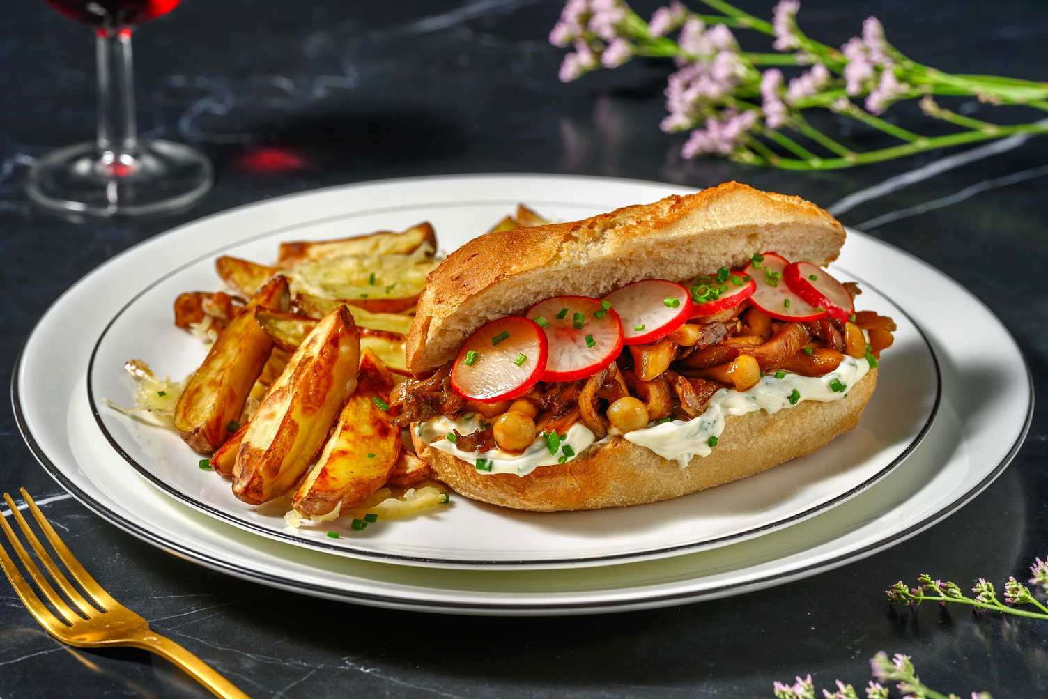 Broodje pulled paddenstoelen met dragonmayonaise