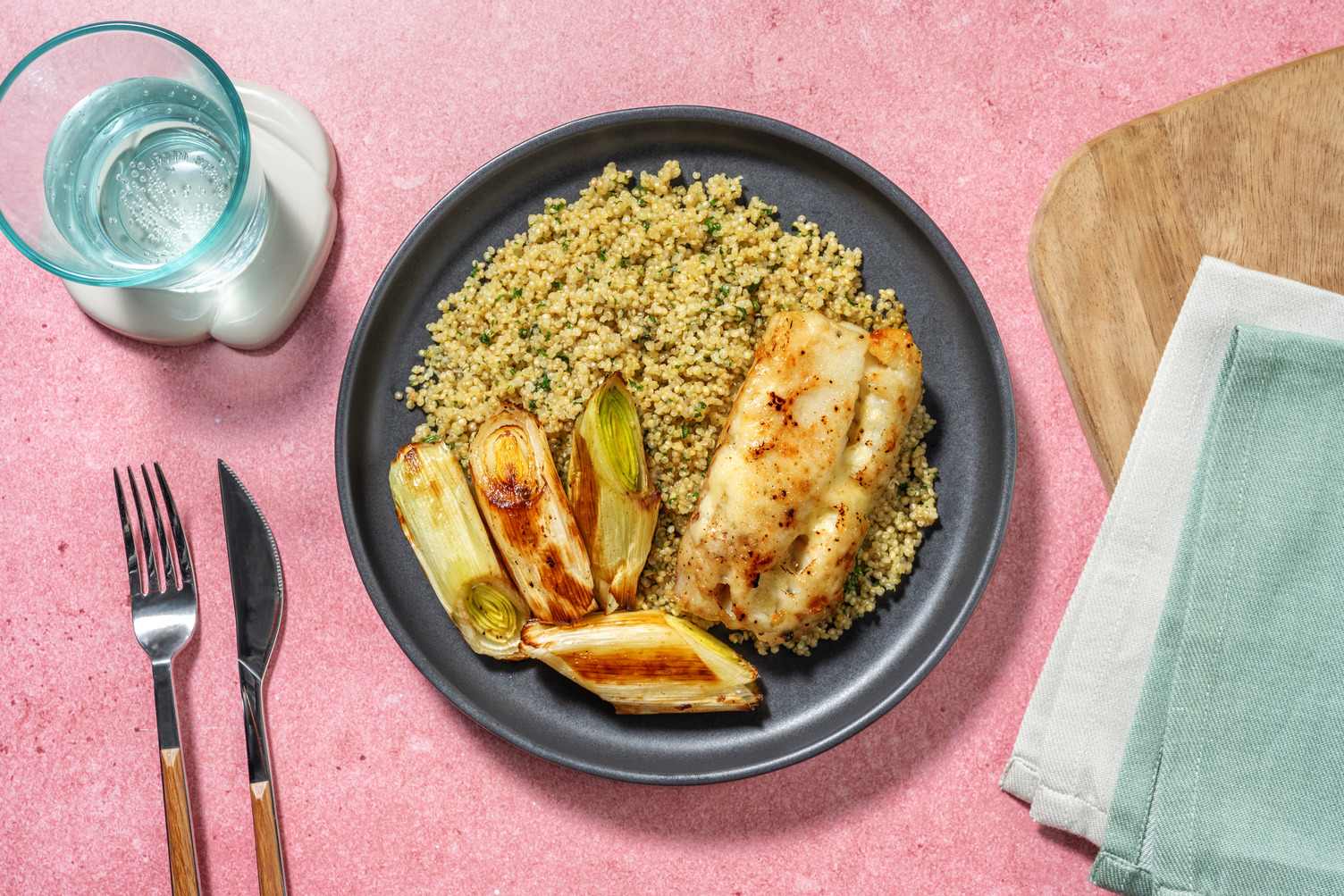 Bacalao con alioli gratinado y puerro asado