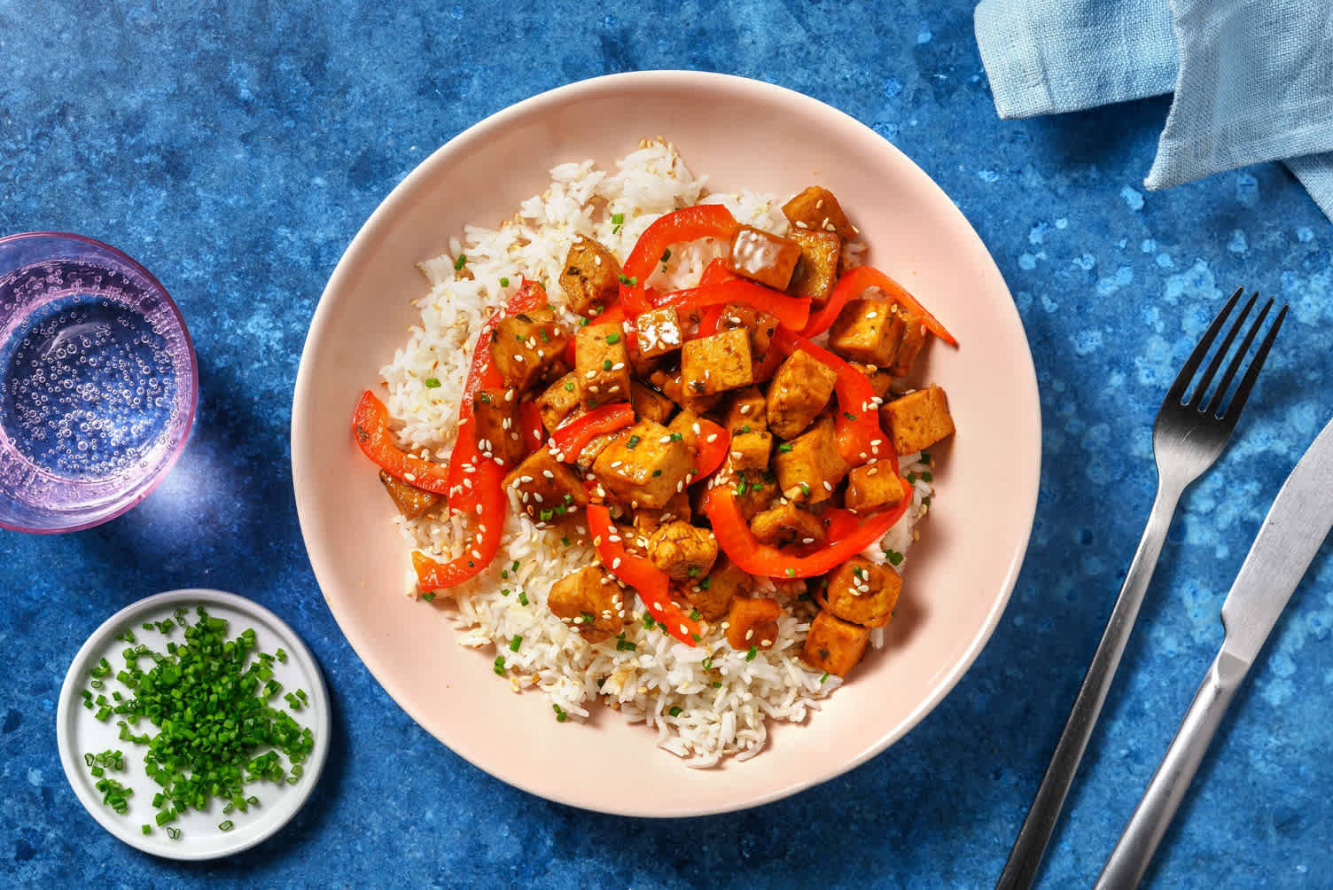Basilikum-Tofu mit fruchtiger Orangen-Soja-Soße