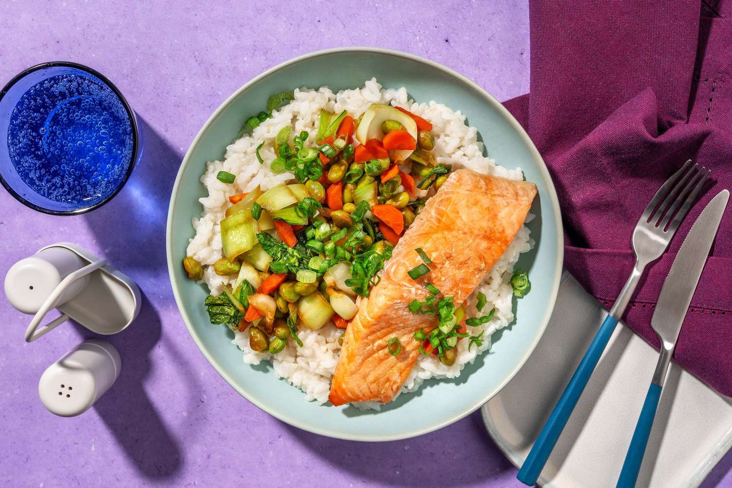 Bols pokés au saumon au sésame