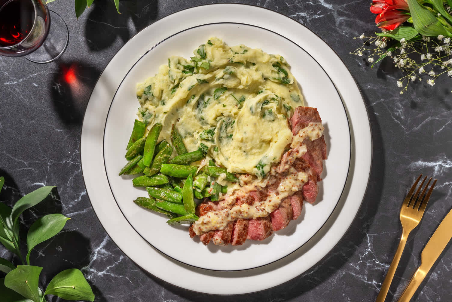Contre-filet et sauce crémeuse à la moutarde