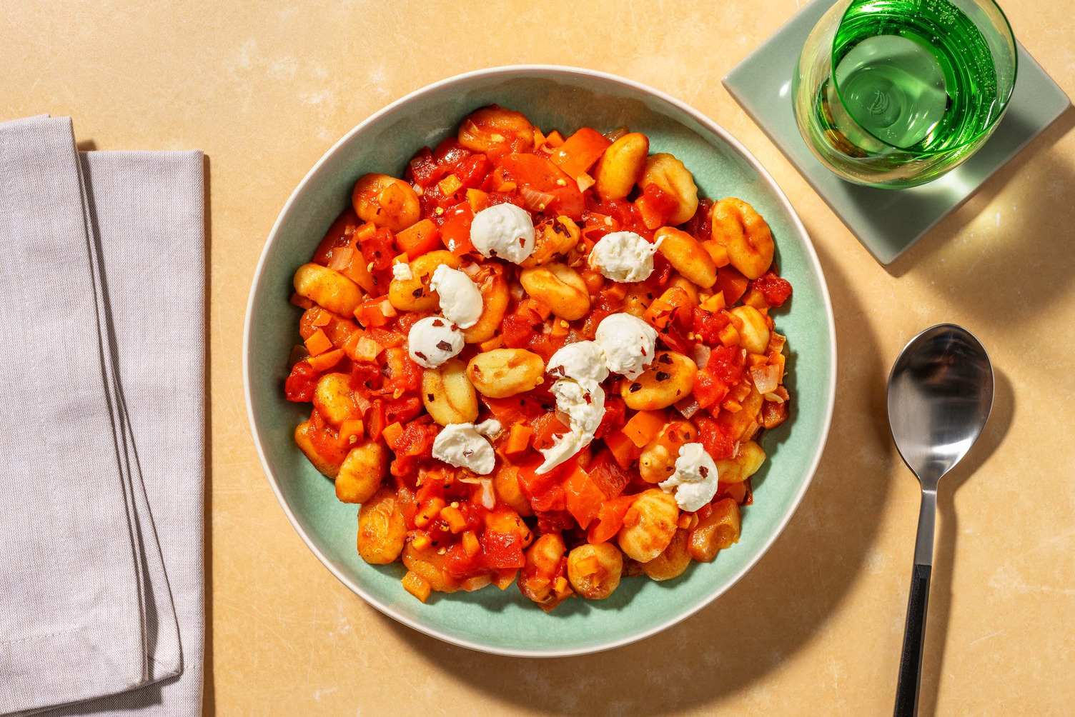 Gnocchis à la sauce tomate au poulet rapides