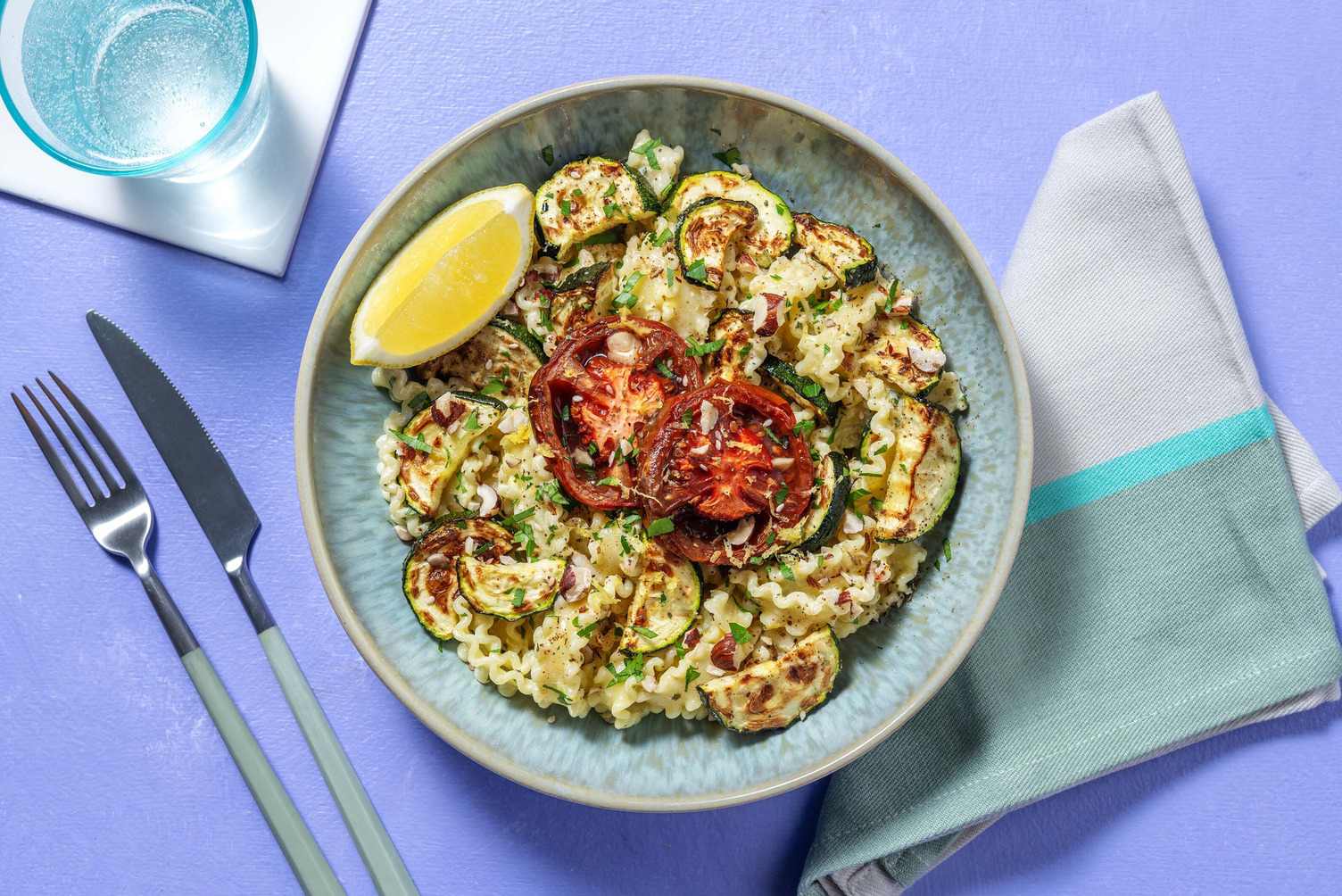 Mafaldine in frisse witte-kaassaus met za'atar