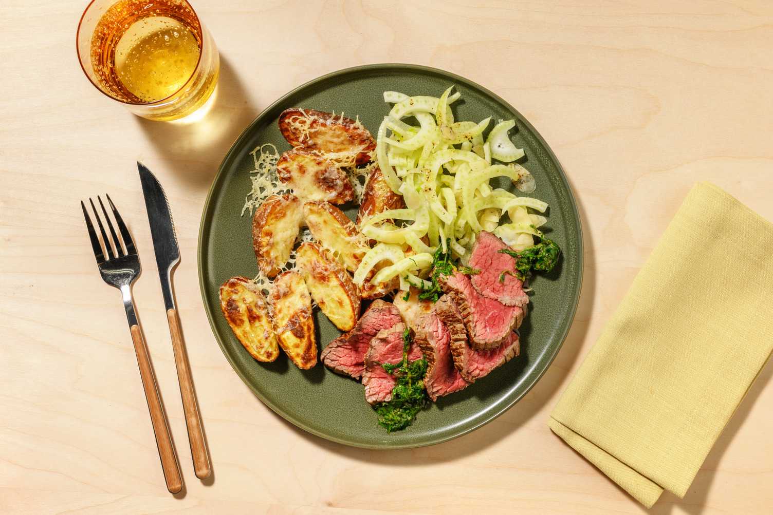 Tagliata di manzo in salsa gremolada