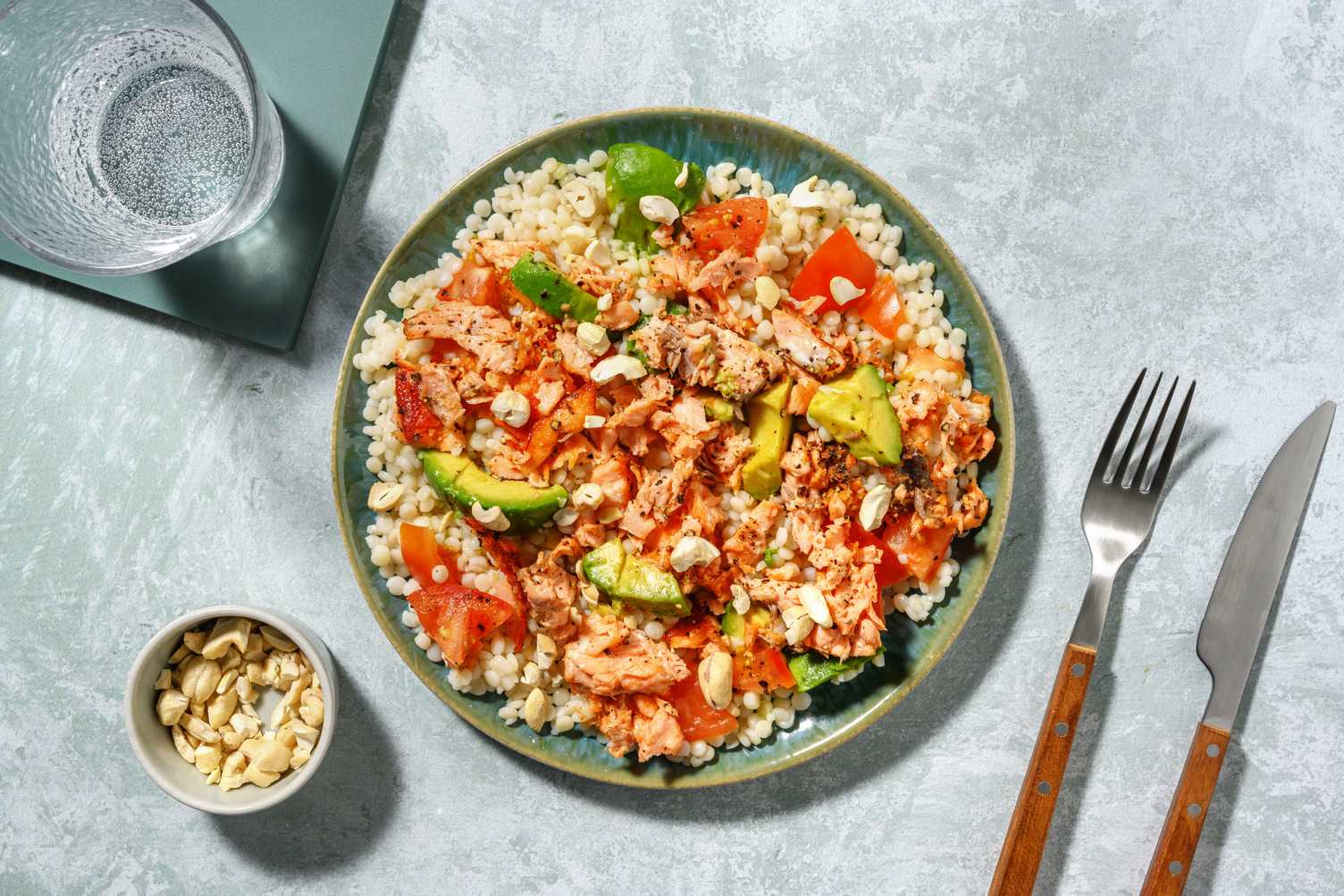 Couscous perlato al salmone e avocado