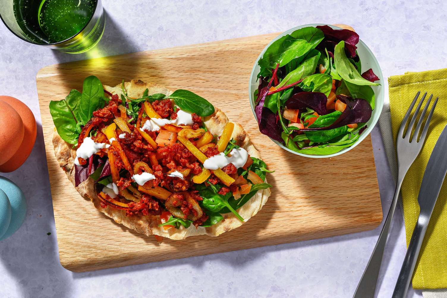 Naan mediorientale salsiccia e peperoni