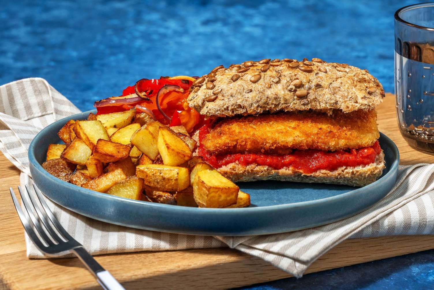Krokante kipschnitzel met bruschettadip