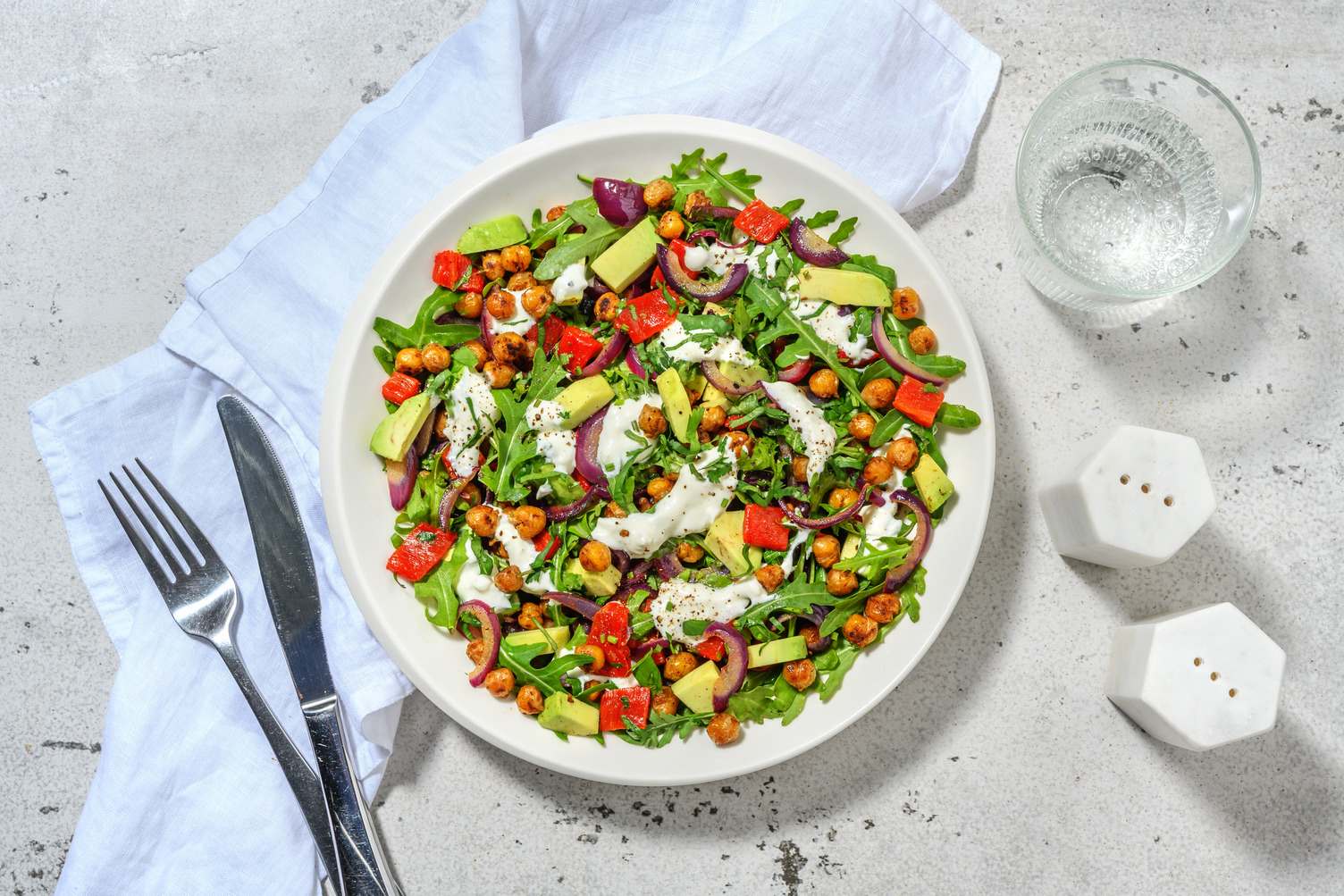 Salade de pois chiches rôtis, avocat & fromage