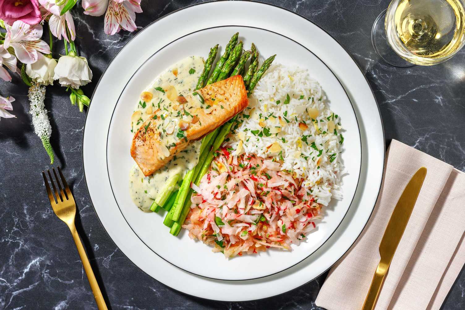 Gerösteter Lachs und grüner Spargel 
